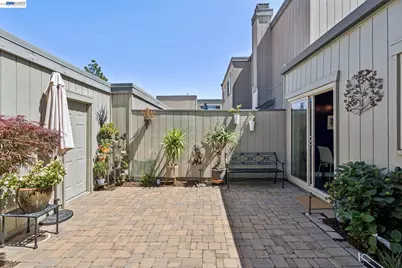 3430 Camanoe Ln, Alameda, CA 94502 - Photo 31