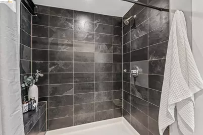 829 21st St #1, Oakland, CA 94607 - Photo 35