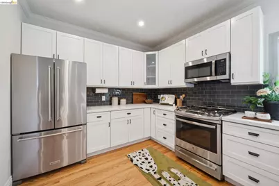 933 56th St, Oakland, CA 94608 - Photo 9