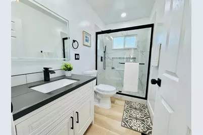 2427 67th Ave, Oakland, CA 94605 - Photo 25
