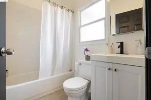 825 41st St, Oakland, CA 94608 - Photo 23