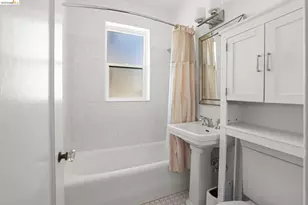 1490 Francisco St, San Francisco, CA 94123 - Photo 17