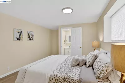 1328 25th St, Oakland, CA 94606 - Photo 37