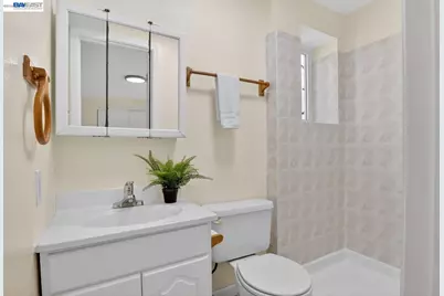 1328 25th St, Oakland, CA 94606 - Photo 39