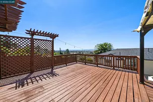 6300 Buena Ventura Ave, Oakland, CA 94605 - Photo 29