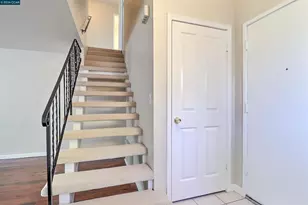 126 Woodview Ct, Martinez, CA 94553 - Photo 3