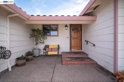 6894 Heath Ct, Pleasanton, CA 94588 - Photo 7