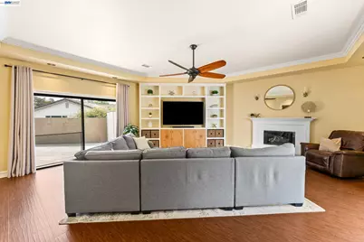 918 Saint Catherine Way, Claremont, CA 91711 - Photo 11