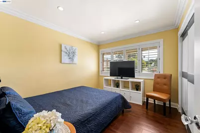 918 Saint Catherine Way, Claremont, CA 91711 - Photo 17