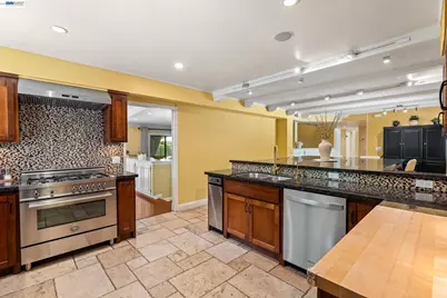 918 Saint Catherine Way, Claremont, CA 91711 - Photo 9