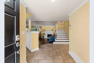 918 Saint Catherine Way, Claremont, CA 91711 - Photo 3