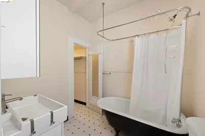 6437 Telegraph Ave, Oakland, CA 94609 - Photo 21