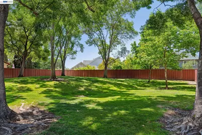 1307 Chateau Cmn, Livermore, CA 94550 - Photo 47