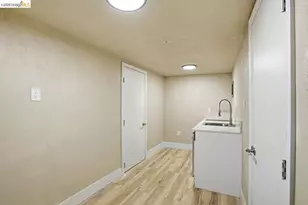2469 Potter St, Oakland, CA 94601 - Photo 31
