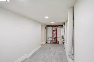 2469 Potter St, Oakland, CA 94601 - Photo 29