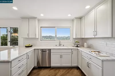 101 Warfield Dr, Moraga, CA 94556 - Photo 3