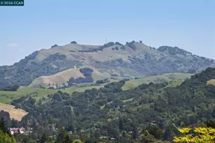 101 Warfield Dr, Moraga, CA 94556 - Photo 23