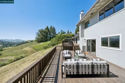 101 Warfield Dr, Moraga, CA 94556 - Photo 33