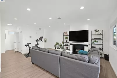 2294 D St, Hayward, CA 94541 - Photo 13