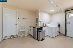 1525 American Beauty Dr, Concord, CA 94521 - Photo 25
