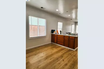 2421 96th Ave, Oakland, CA 94603 - Photo 9