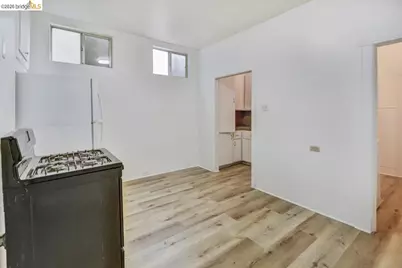 832 7th Ave, Oakland, CA 94606 - Photo 3