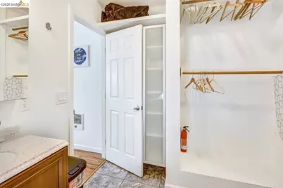 832 7th Ave, Oakland, CA 94606 - Photo 31