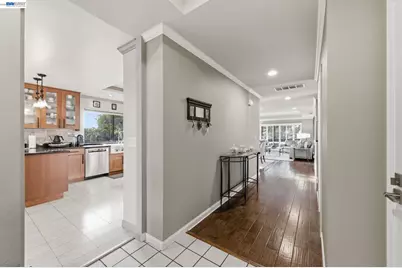24439 Gina Ct, Hayward, CA 94541 - Photo 5