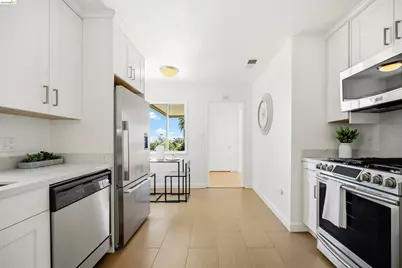 6914 Outlook Ave, Oakland, CA 94605 - Photo 21