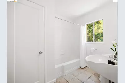 6914 Outlook Ave, Oakland, CA 94605 - Photo 25