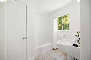6914 Outlook Ave, Oakland, CA 94605 - Photo 25