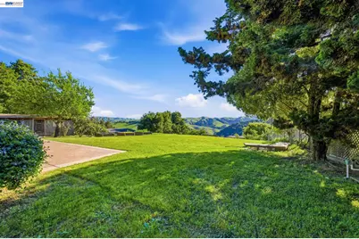26446 Fairview, Castro Valley, CA 94542 - Photo 9