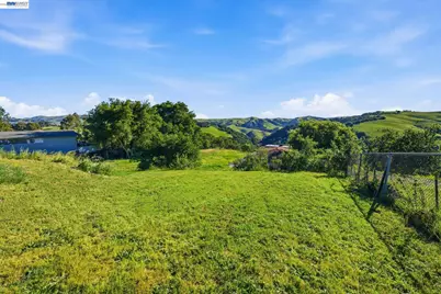 26446 Fairview, Castro Valley, CA 94542 - Photo 11