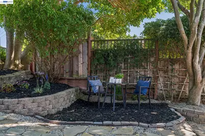 2317 Mira Vista Dr, El Cerrito, CA 94530 - Photo 3