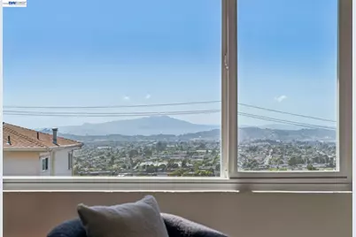 2317 Mira Vista Dr, El Cerrito, CA 94530 - Photo 9