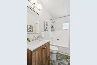 2317 Mira Vista Dr, El Cerrito, CA 94530 - Photo 15