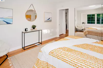 70 St James Pl, Piedmont, CA 94611 - Photo 17