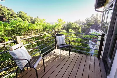 70 St James Pl, Piedmont, CA 94611 - Photo 23