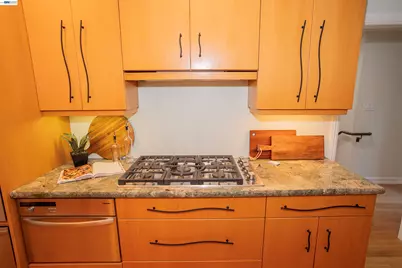 70 St James Pl, Piedmont, CA 94611 - Photo 7
