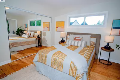 70 St James Pl, Piedmont, CA 94611 - Photo 13