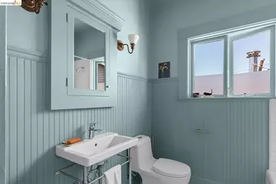 6434 Regent St, Oakland, CA 94618 - Photo 39