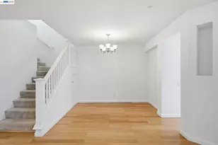 227 Clearpointe Dr, Vallejo, CA 94591 - Photo 7