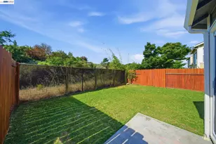 227 Clearpointe Dr, Vallejo, CA 94591 - Photo 23