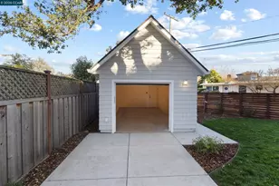 524 Oak Grove Ave, Burlingame, CA 94010 - Photo 31