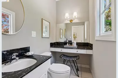 1021 Longridge Rd, Oakland, CA 94610 - Photo 31