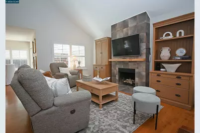 4284 Dubhe Ct, Concord, CA 94521 - Photo 5