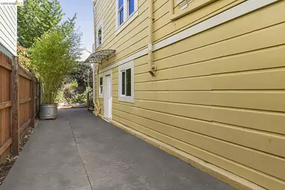 962 55th St, Oakland, CA 94608 - Photo 39