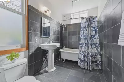 962 55th St, Oakland, CA 94608 - Photo 33