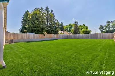 2245 Oak Ave, Visalia, CA 93292 - Photo 11