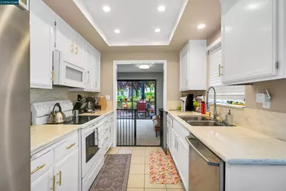 14009 Seagate Dr, San Leandro, CA 94577 - Photo 11